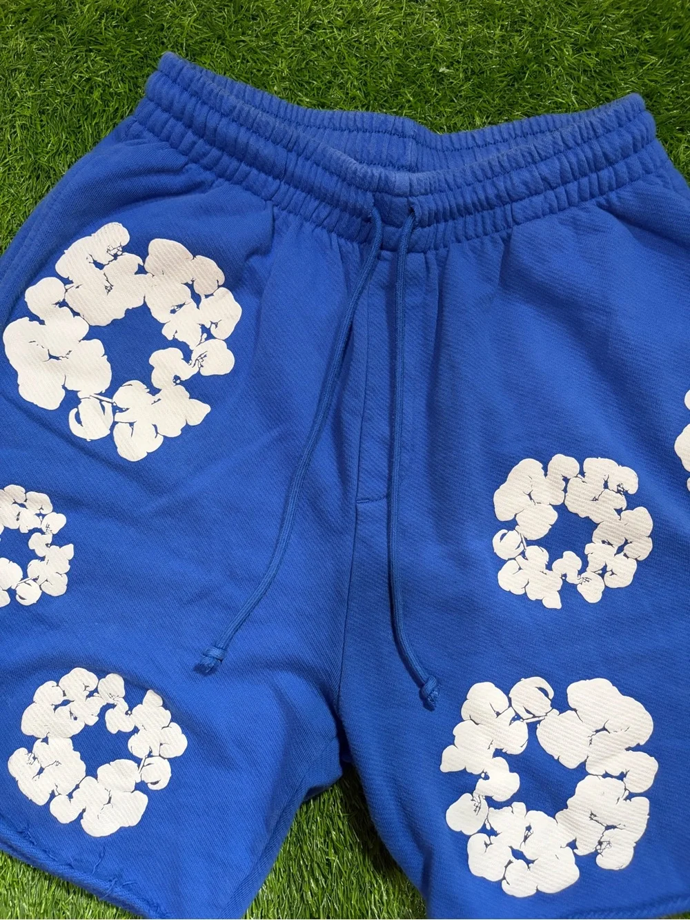 blue denim tear shorts 📲📲
